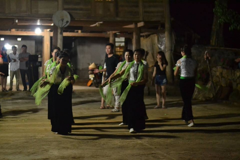 Ethnic dance in Hang village