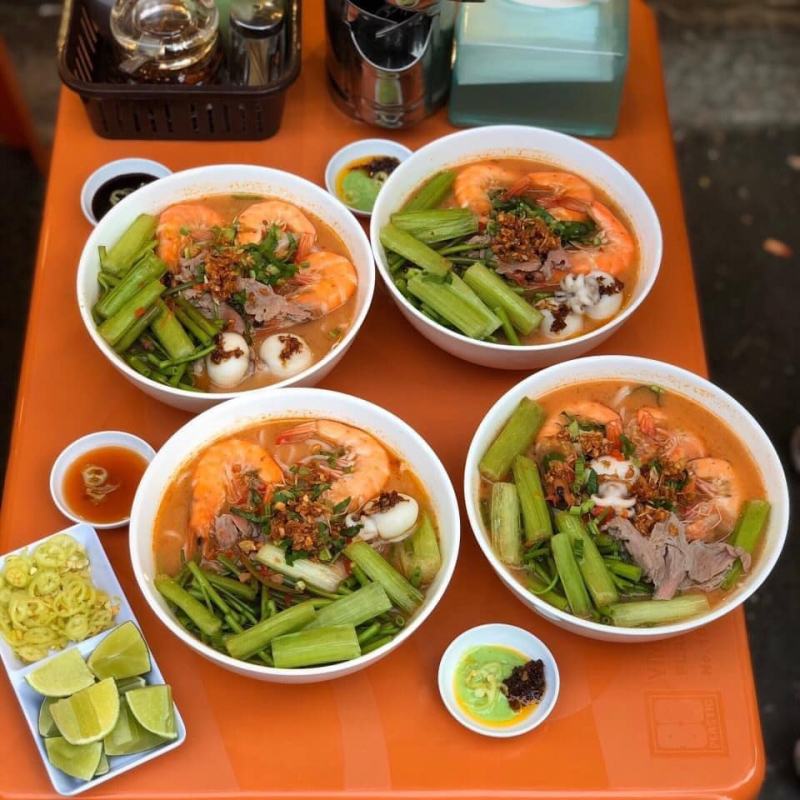 Thai noodle soup Ut Trinh