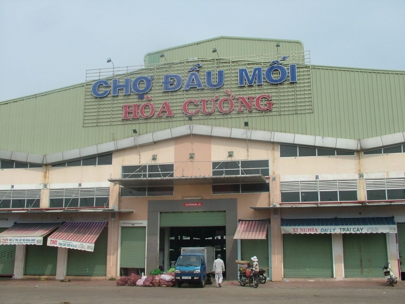 Hoa Cuong Wholesale Market