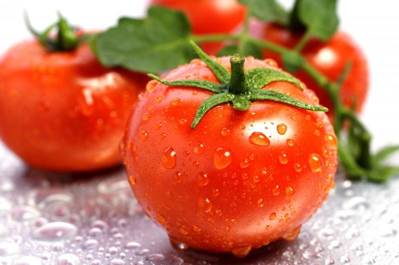 A pregnant mother who eats a lot of tomatoes will help her baby have bright and healthy eyes.
