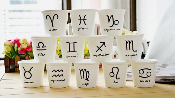 Porcelain cups according to the zodiac sign
