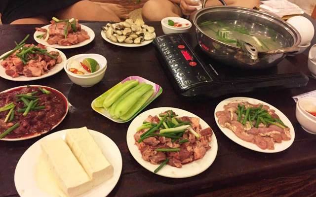 Hot pot dishes at Phan restaurant - Hot pot dishes