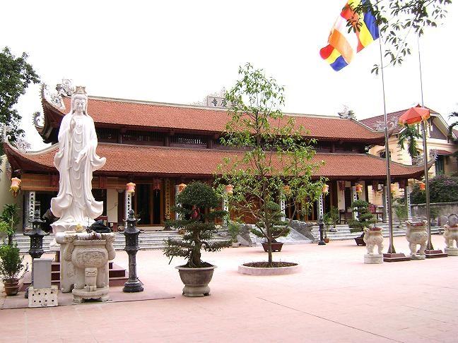 The main hall of Dien Khanh Pagoda