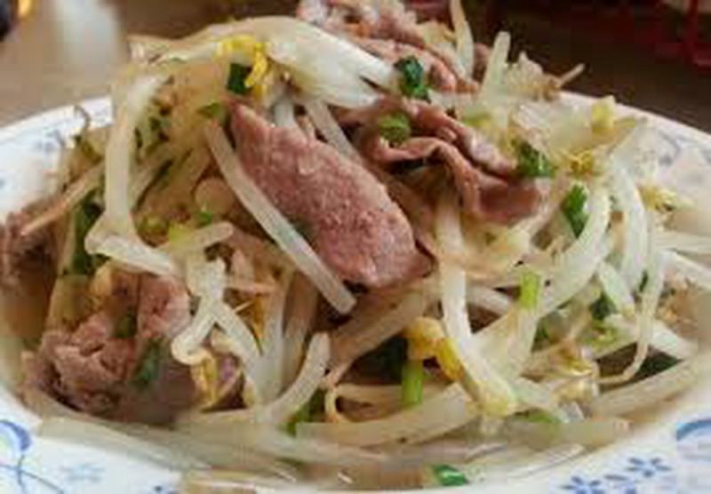 Stir-fried pork liver with bean sprouts is harmful to health