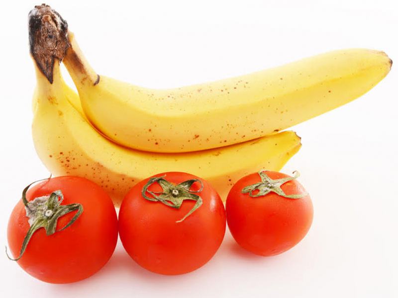 Tomatoes and bananas should only be eaten when full