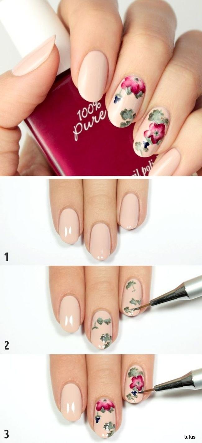Nails with flowers
