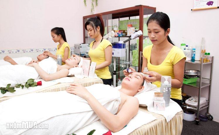 Giving beauty vouchers is a gift that is also very popular with women.