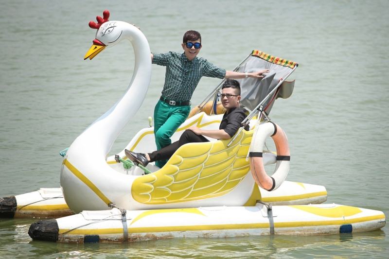Pedaling ducks at Dai Lai Lake