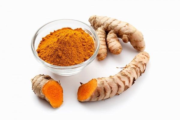 In folklore, the fastest and most effective way to cure scars is fresh turmeric.
