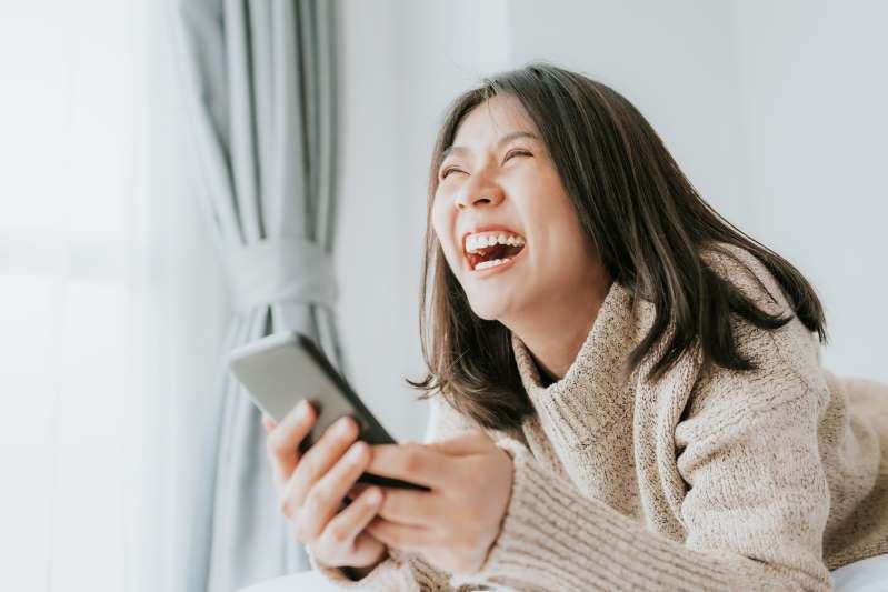 Laughing often helps to lose weight