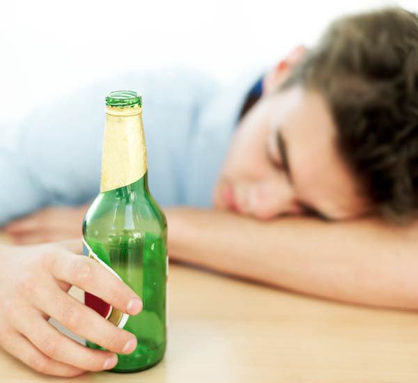 Drinking alcohol on an empty stomach quickly gets drunk