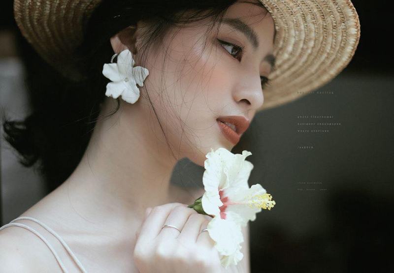 Duong Minh Ngoc possesses a beautiful beauty like an angel.