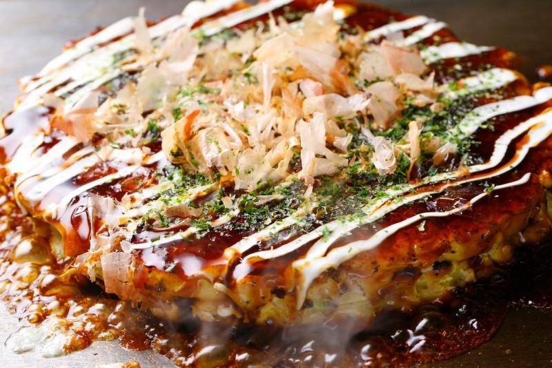 Okonomiyaki pancakes always know how to attract attention with their appearance (Source: Collectibles)