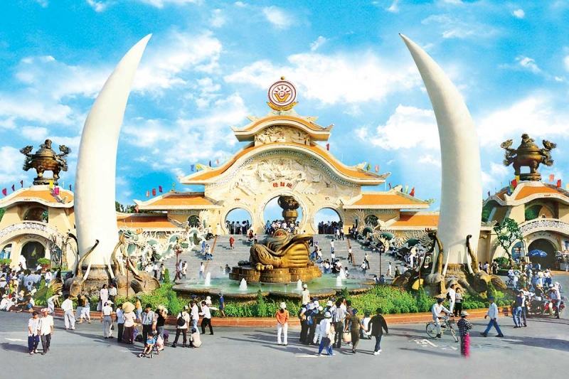 Suoi Tien amusement park