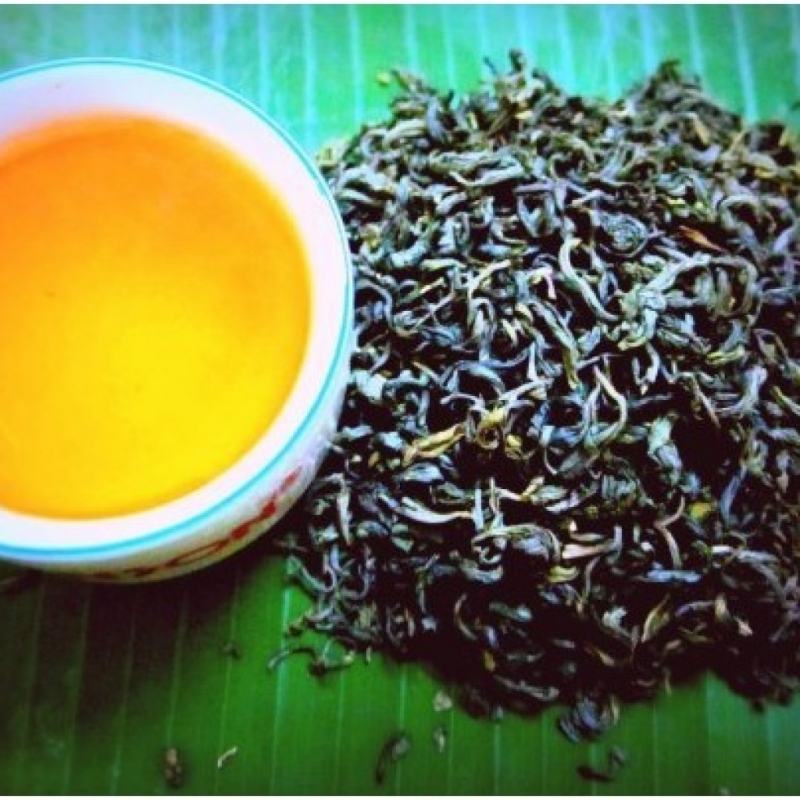 The golden color of Shan Tuyet specialty tea