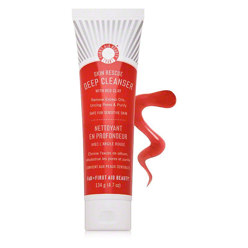 First Aid Beauty Skin Rescue Deep Cleanser With Red Clay is a gel cleanser with ingredients from red clay and real antioxidants to help remove excess oil, clean dirt hidden deep in the pores, keeps the skin clear and clean.