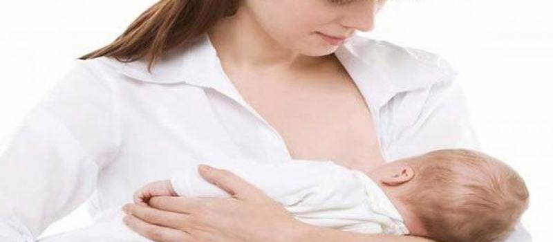 Breastfeeding should be done in the evening, in the morning and whenever possible.