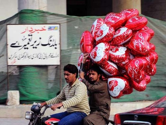 Valentine's Day in this Muslim country is still becoming more and more bustling