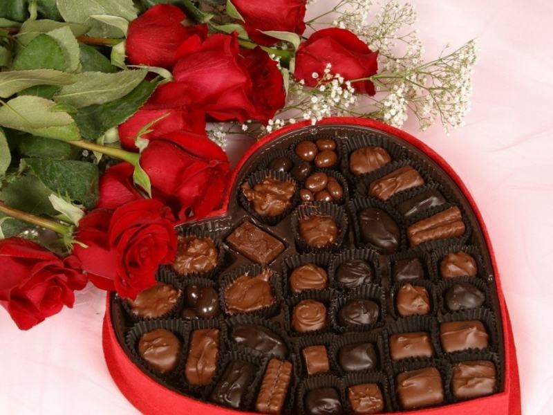 Although Valentine's gifts in the US are richer, it is still indispensable for roses and chocolates.