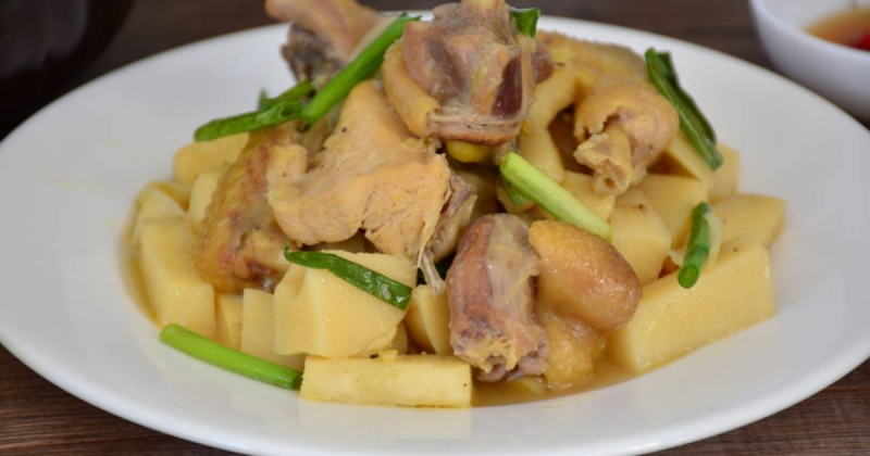 Braised chicken with bamboo shoots