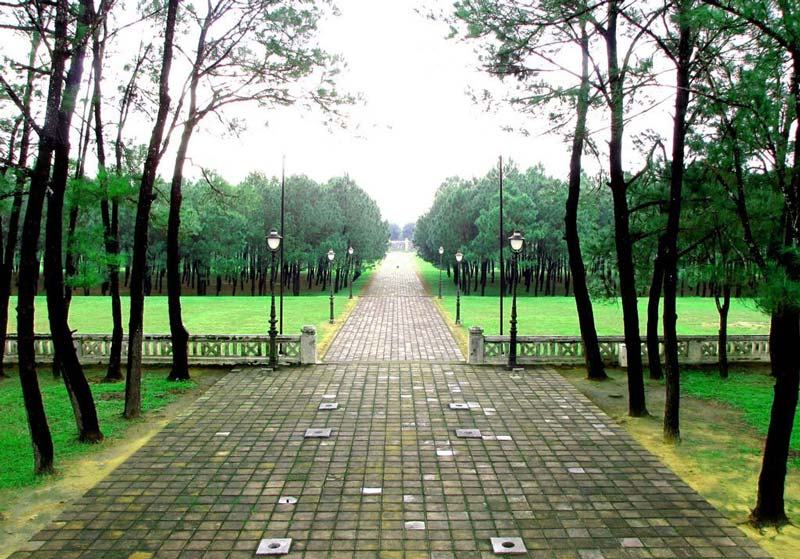 About 5km from Hue city, Thuy Bieu is the cradle of Hue culture