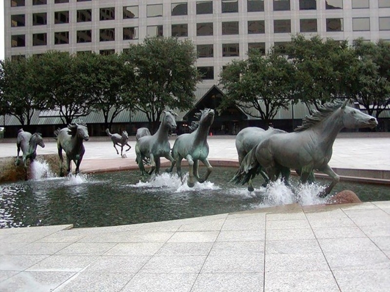Statue of Mustangs