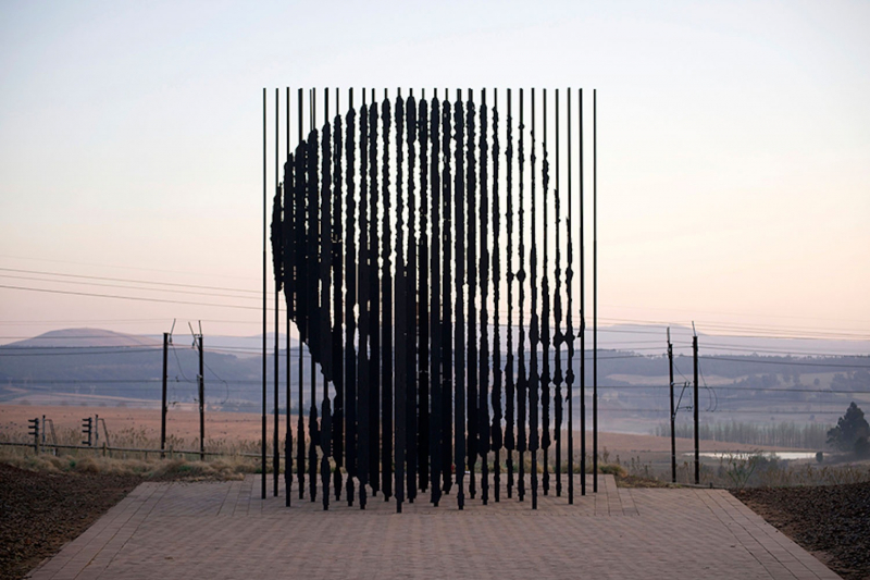 Statue of Nelson Mandela