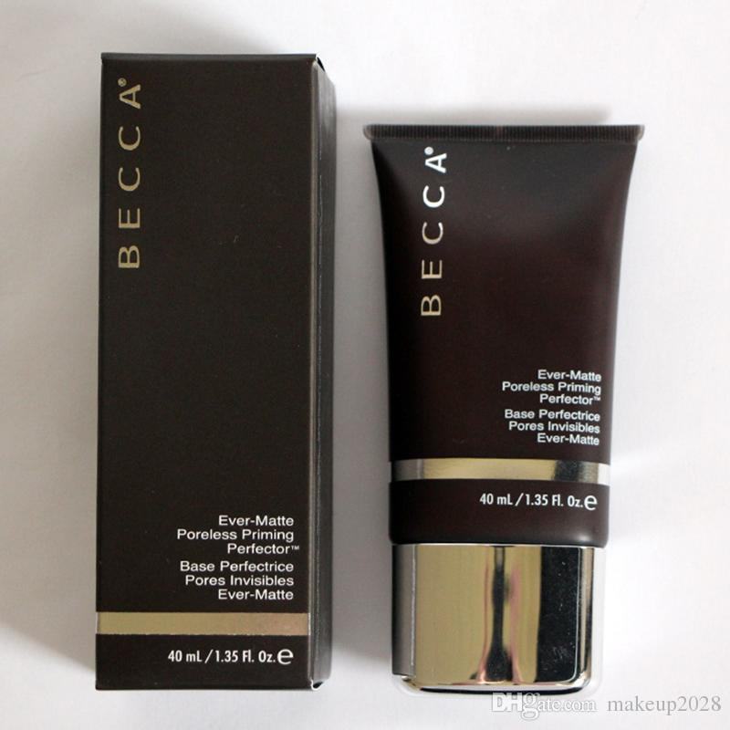 Becca's Oily Skin Primer helps you control oil and tighten pores, creating a smooth skin effect.