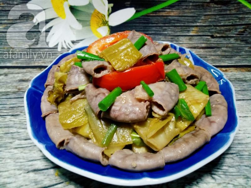 Stir-fried young heart with pickles