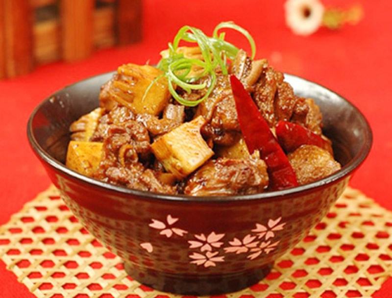 Braised duck with bamboo shoots