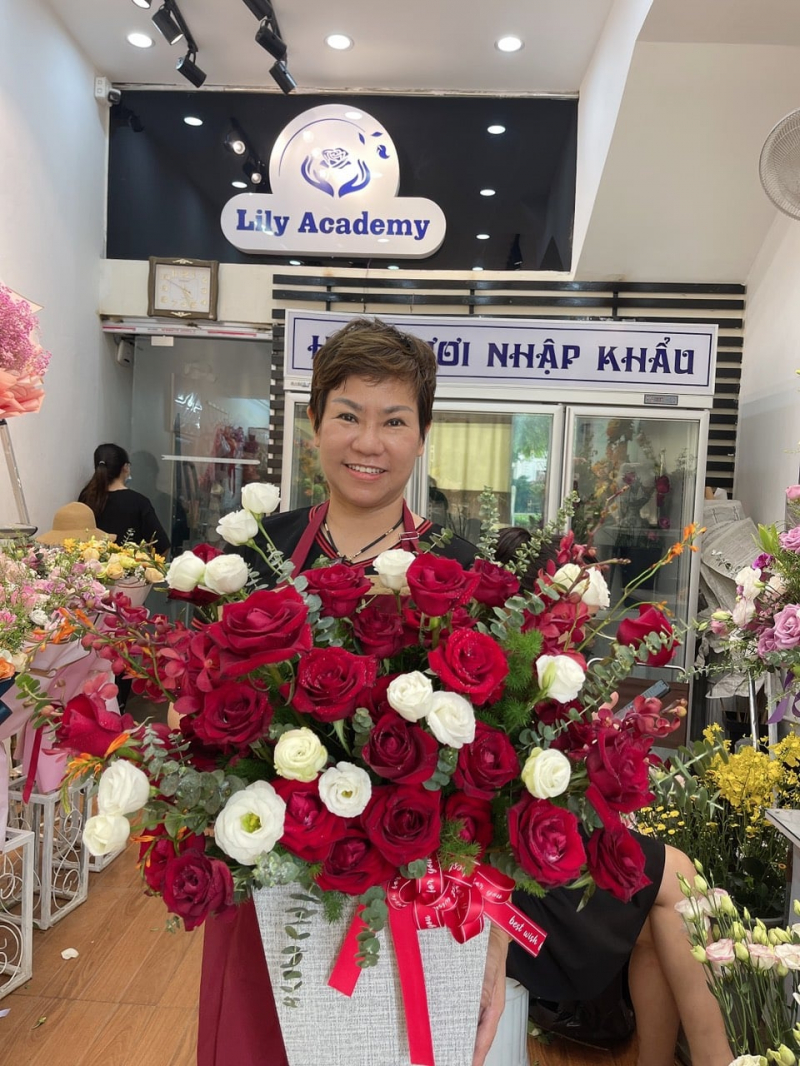 Lily Academy (﻿Lily Academy) is a professional flower arranging unit in Hanoi and Ho Chi Minh City.