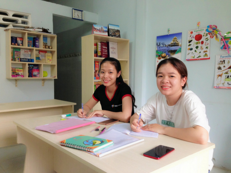 When studying at ﻿EIE English House, you will learn with a comfortable, close and easy-to-interact learning model with teachers.
