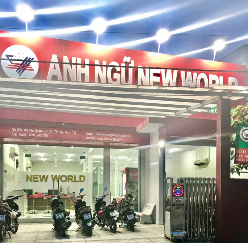 New World Center provides a dynamic learning environment to practice and promote the spirit of self-study and the ability to develop thinking in learning English.