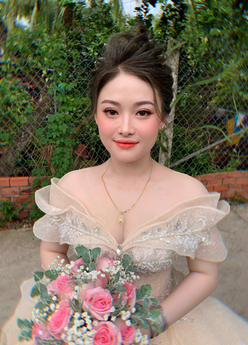 Tam Phong Makeup & Wedding always updates makeup trends to bring flawless beauty to the bride