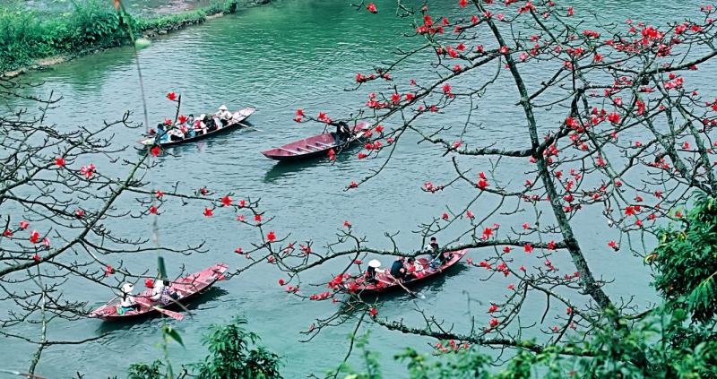 Huong pagoda