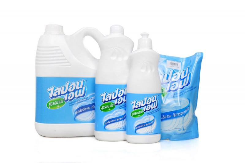 Lipon Thai dishwashing liquid effectively and safely removes stains