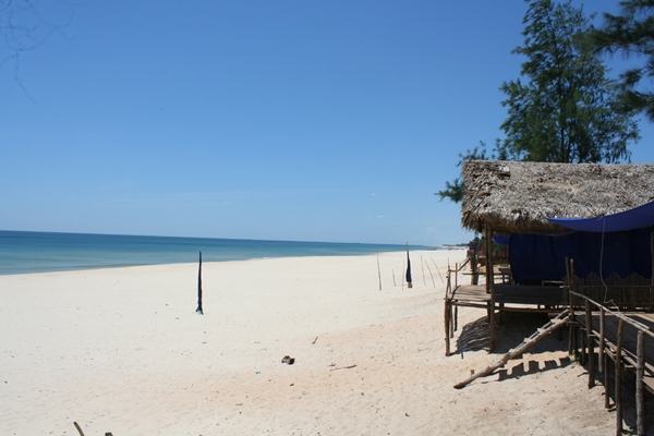 The smooth, wide sandy beaches in Cua Viet
