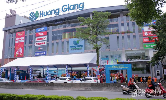 Huong Giang electronics supermarket