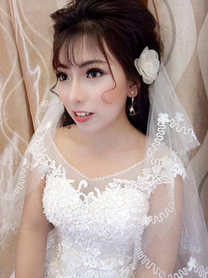 Make Up Ut Huong (Ut Huong Wedding Dress)