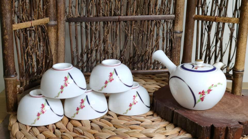 Nhat Uyen Nhi Ceramics