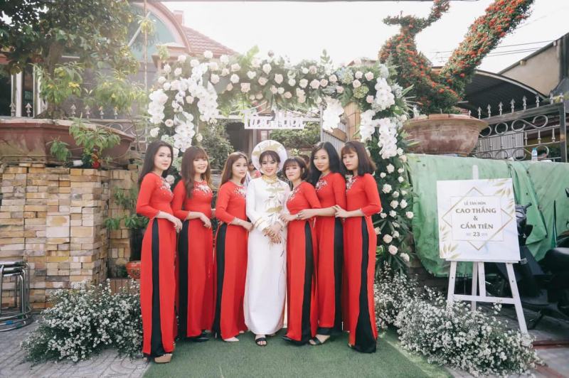 Anna Nguyen Wedding Dress