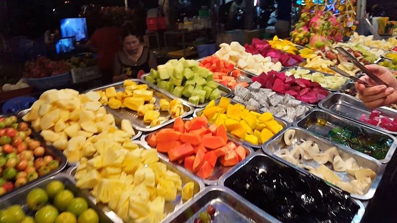 Tran Phu Night Market