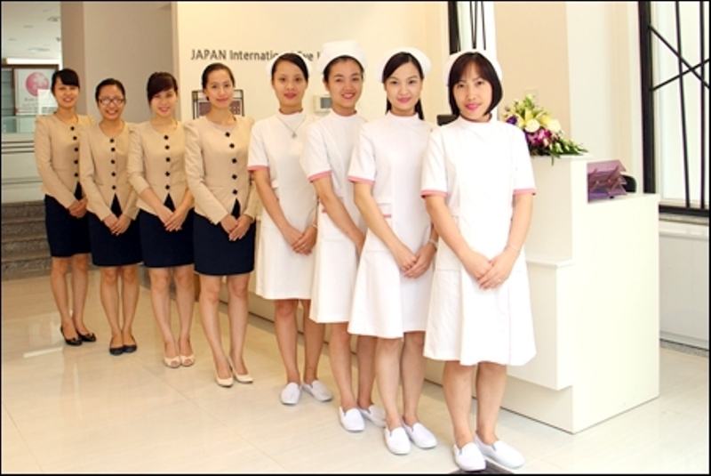 Japanese international eye hospital staff