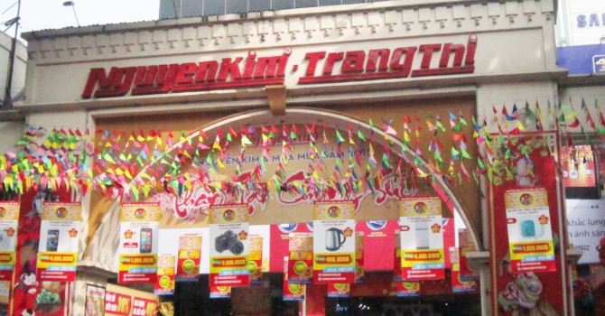 Nguyen Kim electronics supermarket on Trang Thi street
