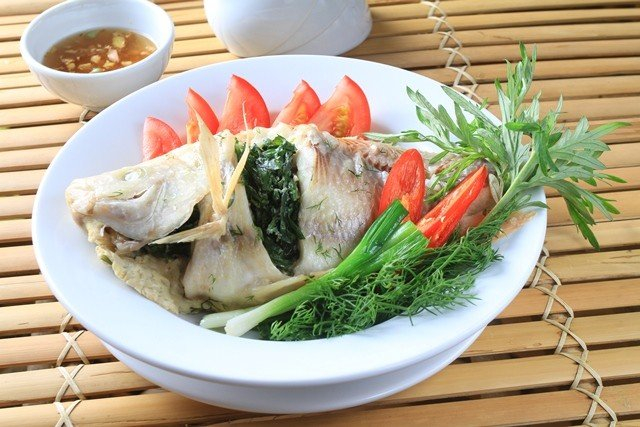 Steamed carp with wormwood