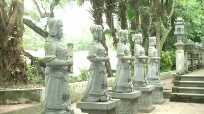 Some statues were erected on the grounds of Tien La Temple