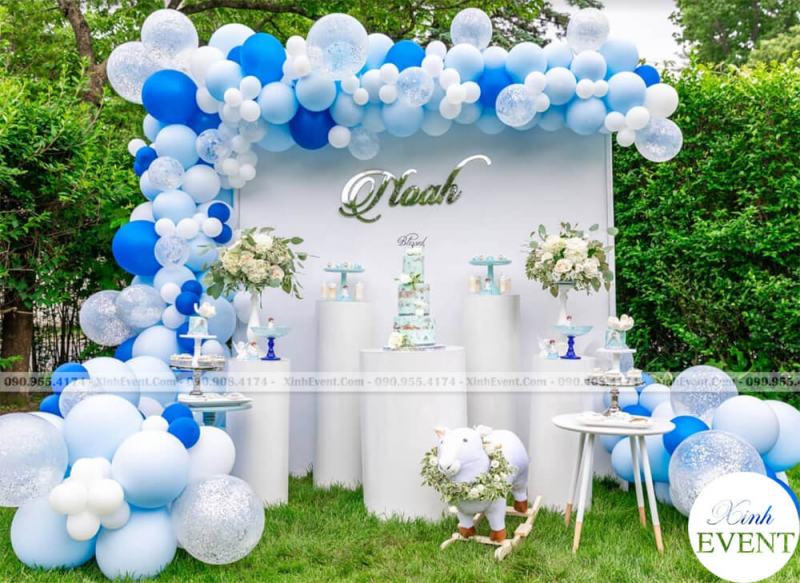 Decorate the outdoor birthday party space