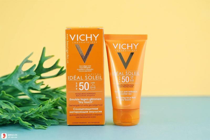 Vichy Capital Soleil SPF 50 Mattifying Face Fluid