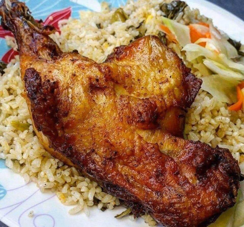 Fried rice with attractive roasted chicken