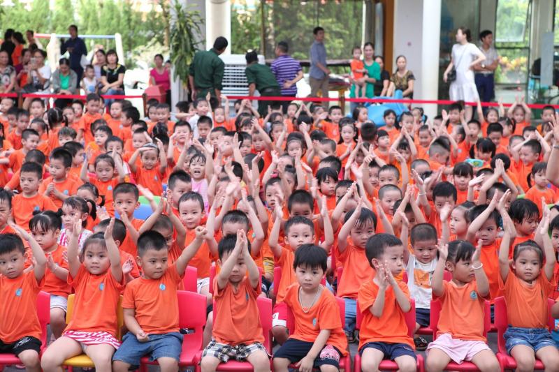 Coming to Phuong Anh Kindergarten, children will not only learn culture but also practice necessary skills in life, helping them to become more and more perfect.